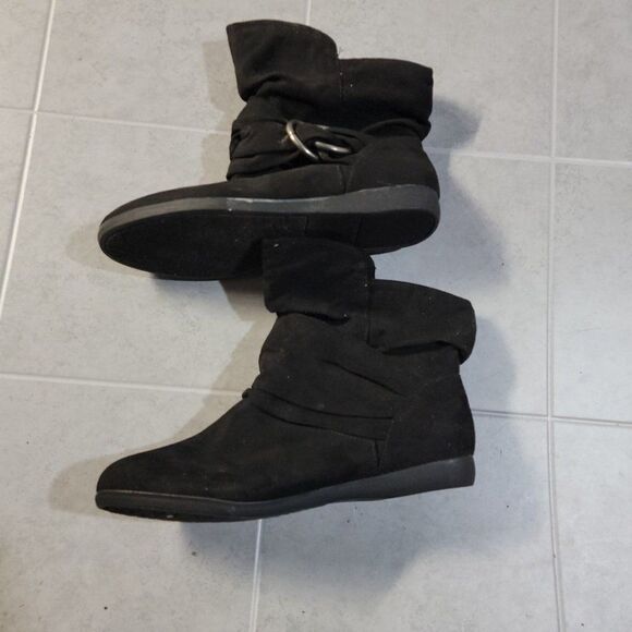 So Authentic American Heritage Womens 200756 Black Flat Ankle Booties Size 6M - Picture 2 of 9